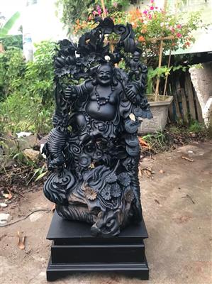 Tượng Phật Di Lặc Gỗ Mun Sừng Khánh Hòa Quý Hiếm, Tượng Di Lặc Đứng Gánh Đào Nhị Tiểu Đồng Gỗ Mun Sừng Quý Hiếm
