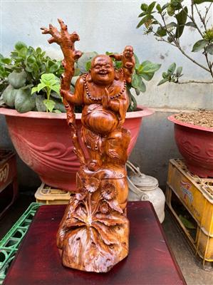 Tượng Phật Di Lặc Gỗ Sưa Quý Hiếm