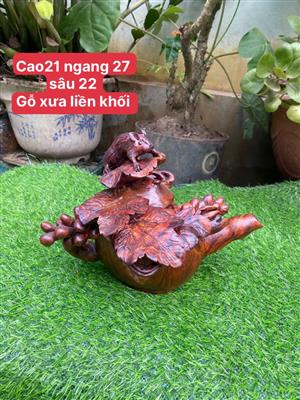 Ấm Tích Nho Sóc Độc Lạ Gỗ Sưa Bắc Liền Nguyên Khối
