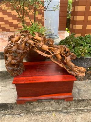 Tượng Bát Mã phong Thủy Gỗ Bách Xanh Liền Nguyên Khối, Tượng Bát Mã Gỗ Bách Xanh Liền Nguyên Khối