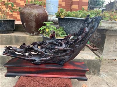 Tượng Bát Mã Phong Thủy, Tượng Bát Mã Phi Thiên Gỗ Trắc Việt