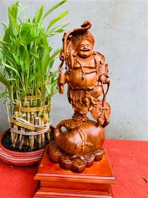Tượng Phật Di Lặc Đứng Bao Tiền Cười Hoan Hỷ